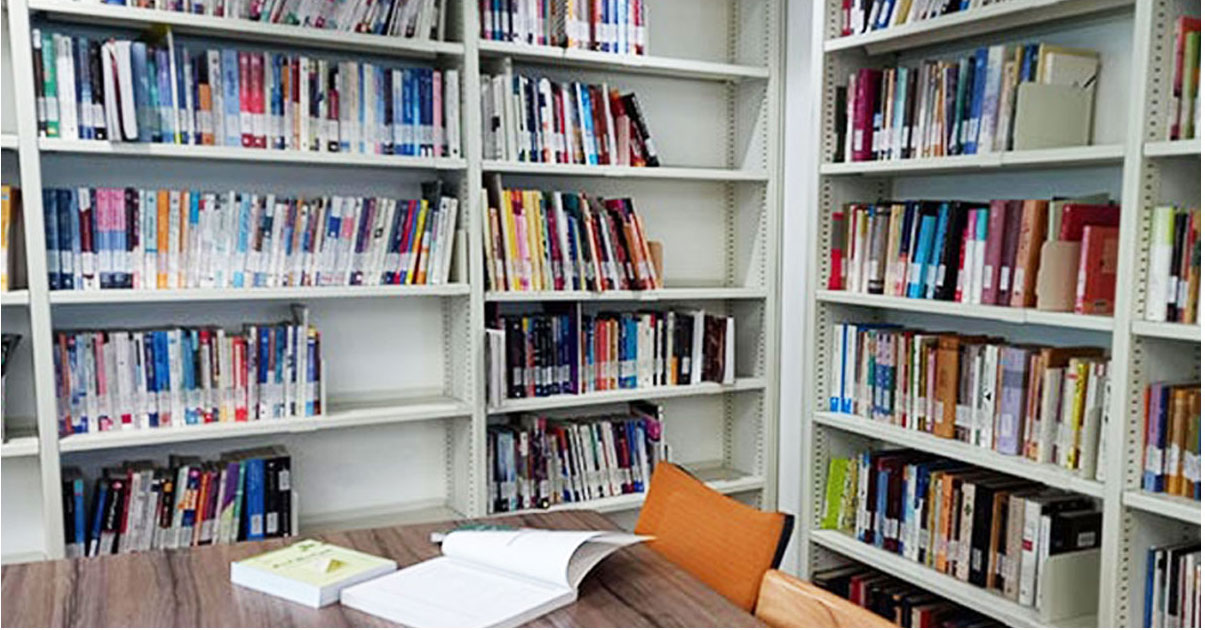 تصویر کتابخانه برای روز کتاب و کتابخوانی